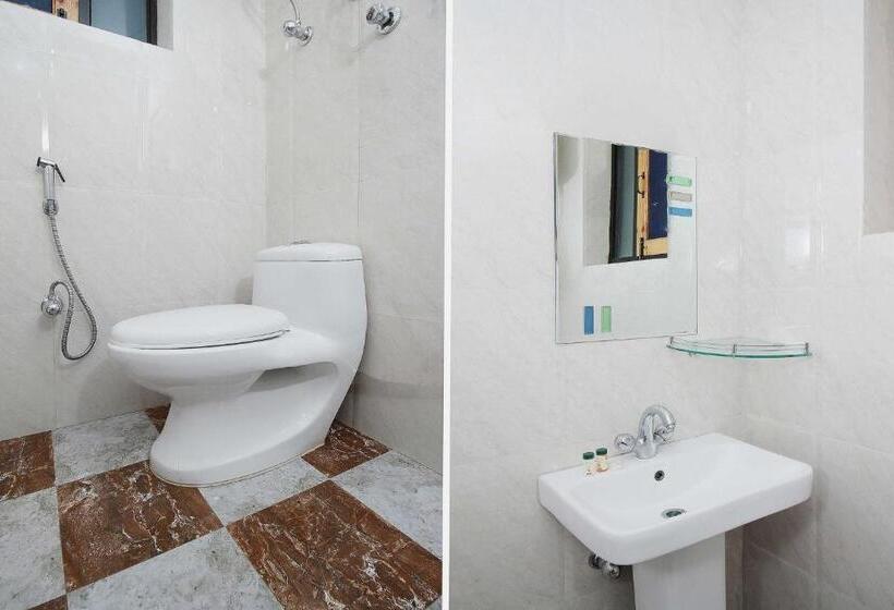 Трехместный Номер Классика, Oyo Flagship 81045 East Lodge