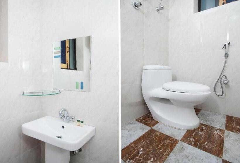 Трехместный Номер Классика, Oyo Flagship 81045 East Lodge