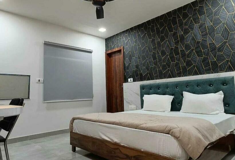 三人经典房间, Collection O 810350  Imperial Crown