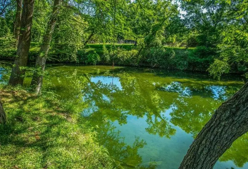 スタンダードルーム, Clear River Cabin On Medina
