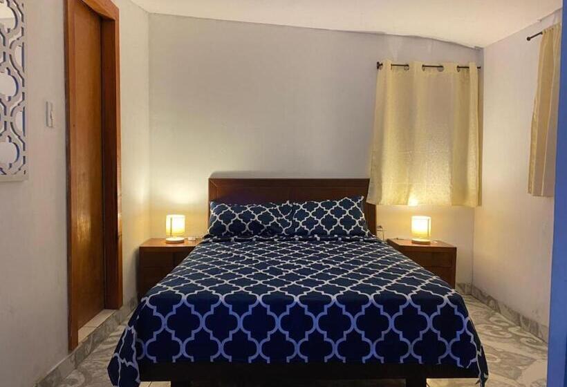 اتاق استاندارد با بالکن, Miss Titis Native Lodge