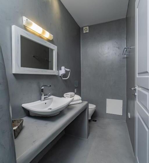 Номер Deluxe, Central Fira Suites