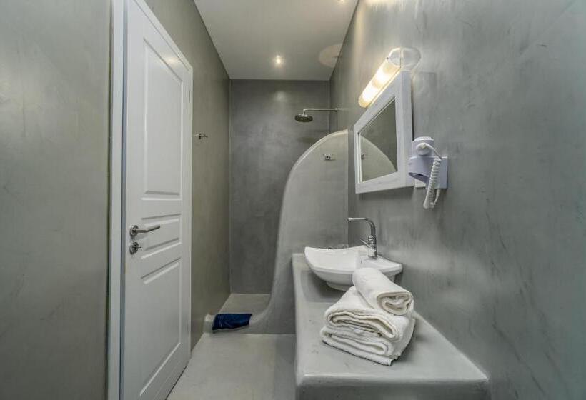 Номер Deluxe, Central Fira Suites