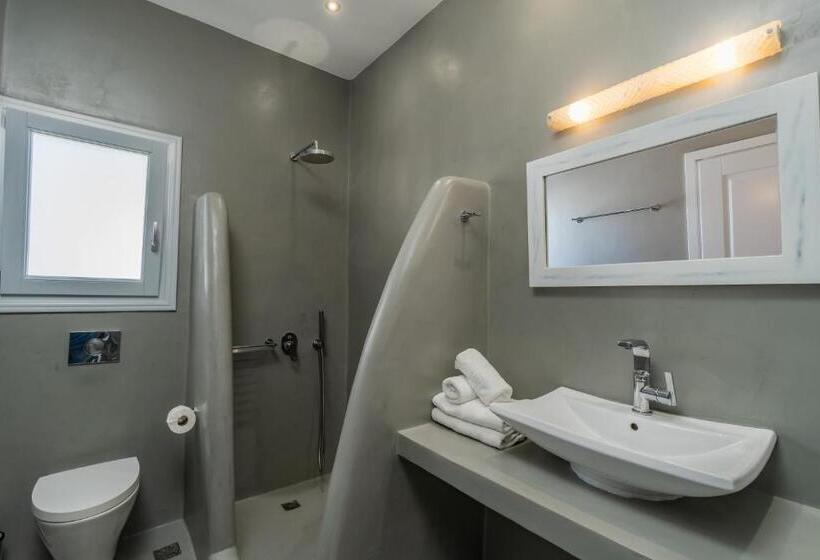 Люкс Повышенной Комфортности, Central Fira Suites