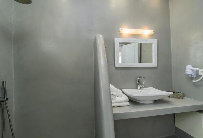 Люкс Повышенной Комфортности, Central Fira Suites