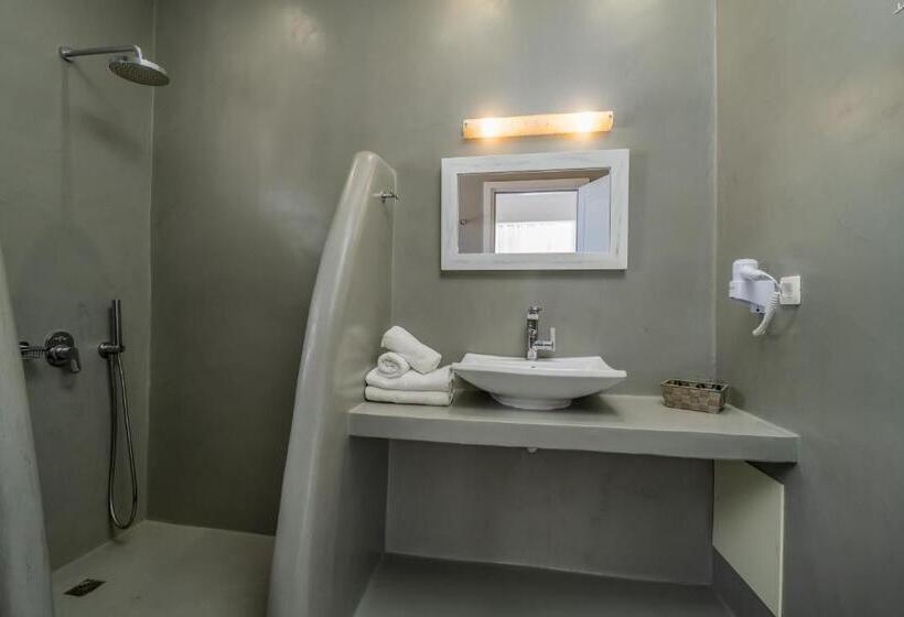 Люкс Повышенной Комфортности, Central Fira Suites