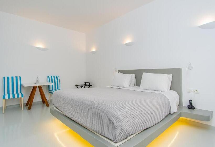 Люкс Повышенной Комфортности, Central Fira Suites