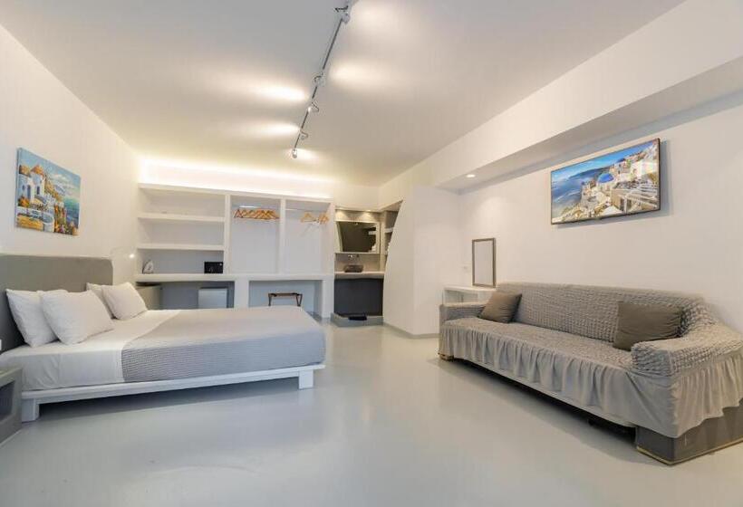 Люкс, Central Fira Suites