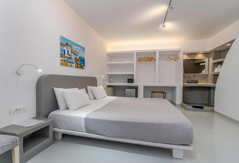 Люкс, Central Fira Suites