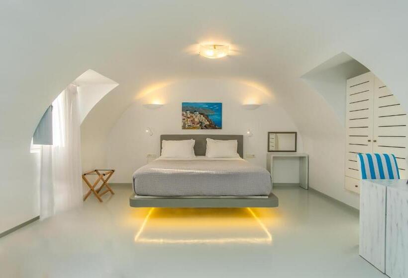 高级套房, Central Fira Suites