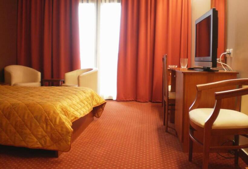 غرفة قياسية, Achillio