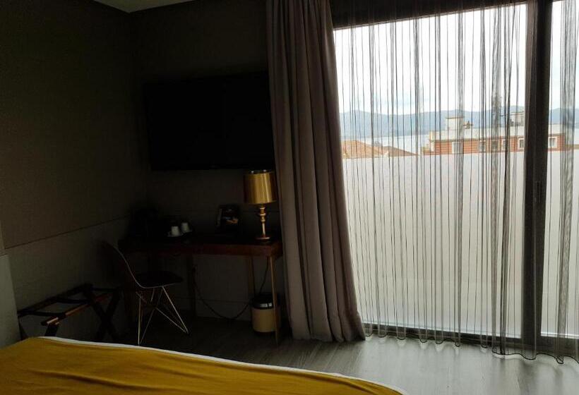 컴포트 룸, Art Santander