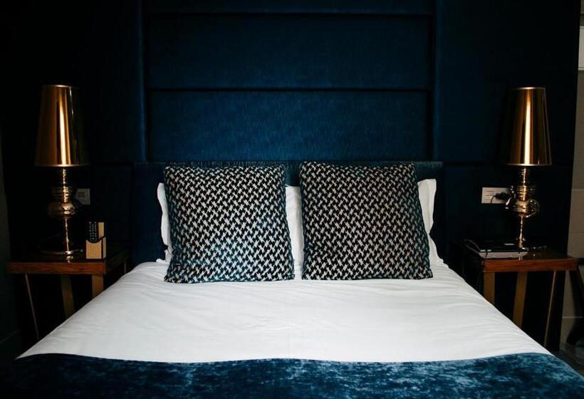 컴포트 룸, Art Santander