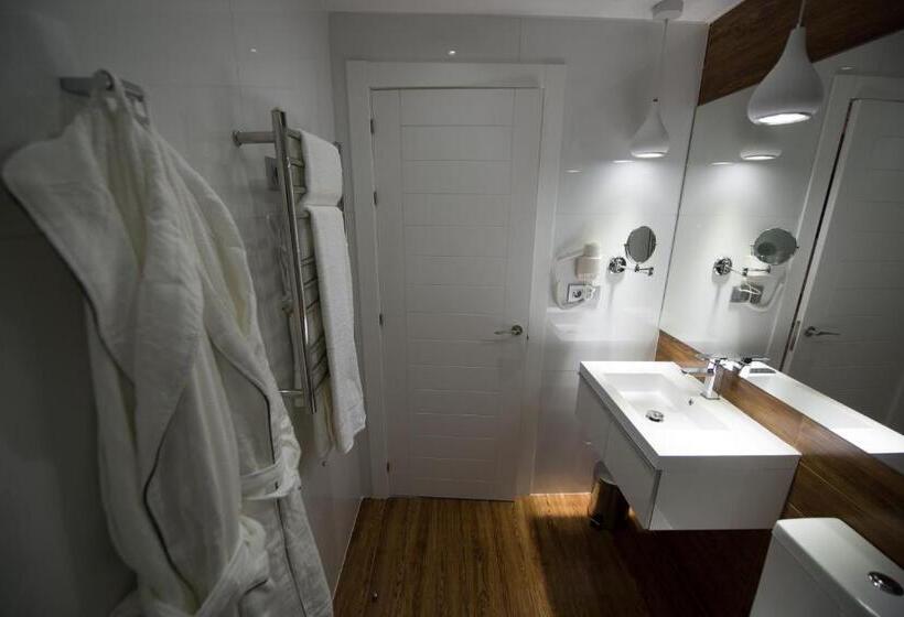 컴포트 룸, Art Santander