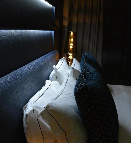 컴포트 룸, Art Santander