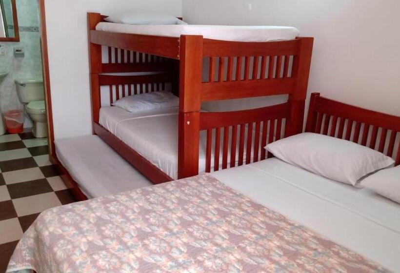 패밀리 룸, Bahia Plaza