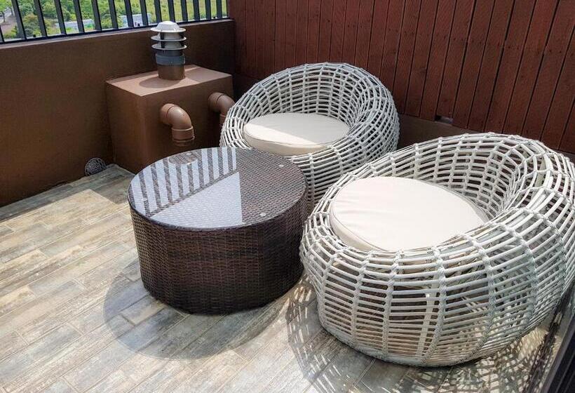 Habitació Triple Estàndard amb Balcó, I Jin