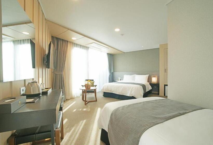 Habitació Triple Estàndard amb Balcó, I Jin