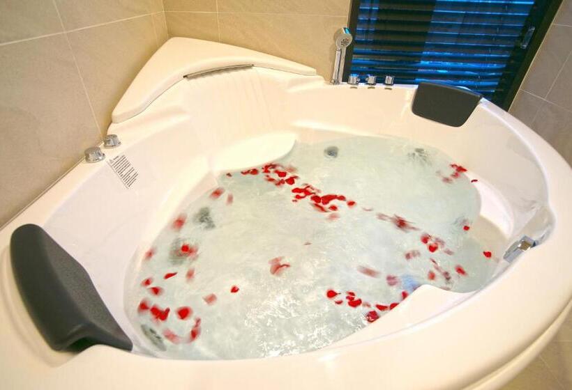 Suite amb Balconada, I Jin