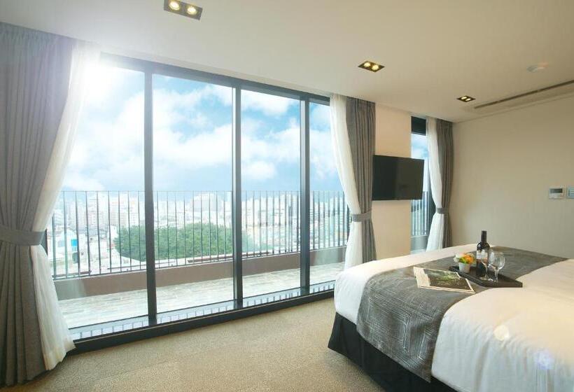 Suite amb Balconada, I Jin