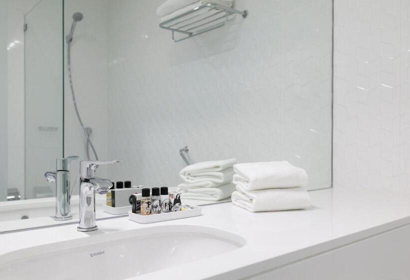 اتاق عادی, Lis  Baixa