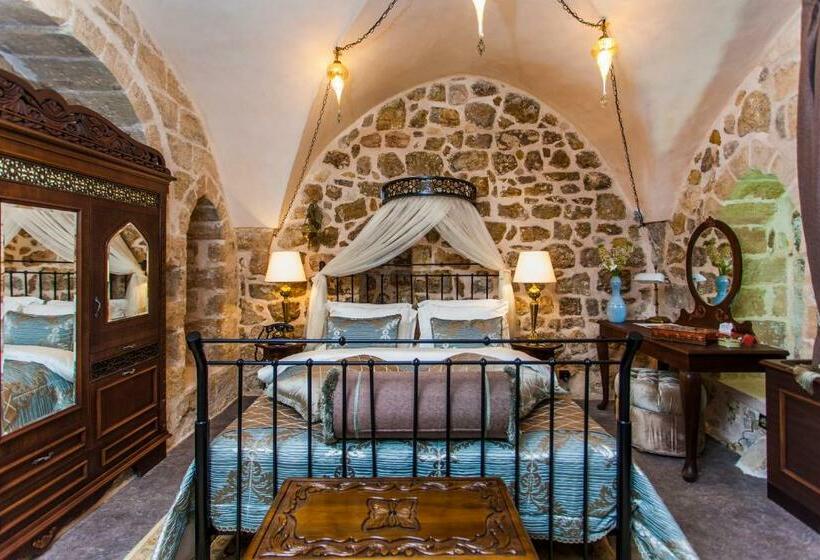 اتاق لوکس, Mardius Tarihi Konak