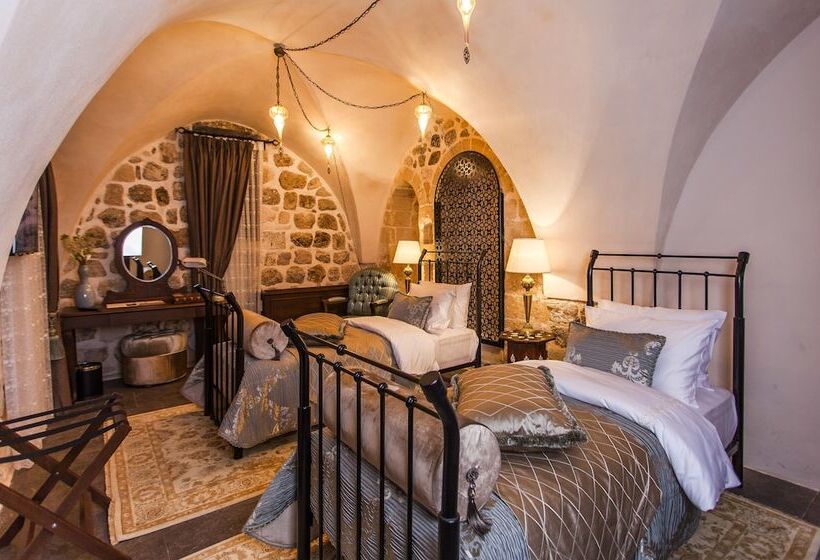 اتاق لوکس, Mardius Tarihi Konak