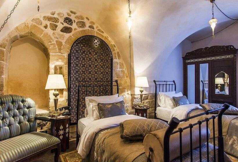 اتاق لوکس, Mardius Tarihi Konak