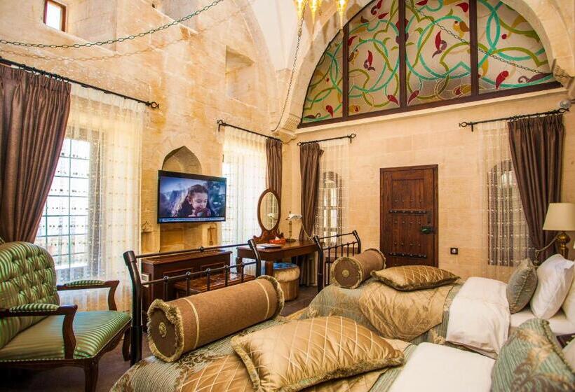 اتاق لوکس, Mardius Tarihi Konak