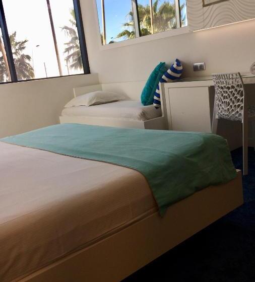 스탠다드 트리플 룸, Marineland Hôtel