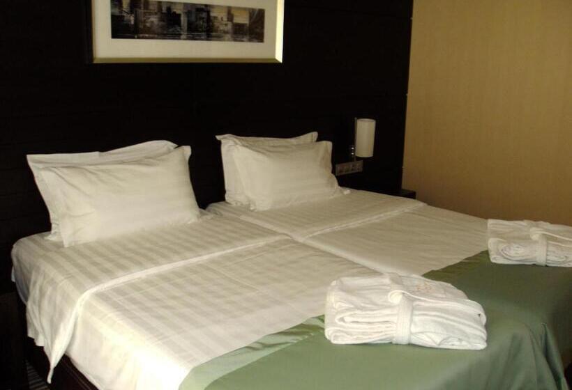 דירה בת חדר שינה 1 עם מרפסת, Best Western Plus Olives City Hotel   Free Parking