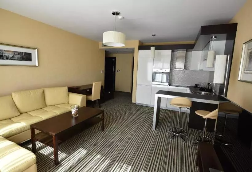 Huoneisto 2 Makuuhuonetta Parveke, Best Western Plus Olives City Hotel   Free Parking