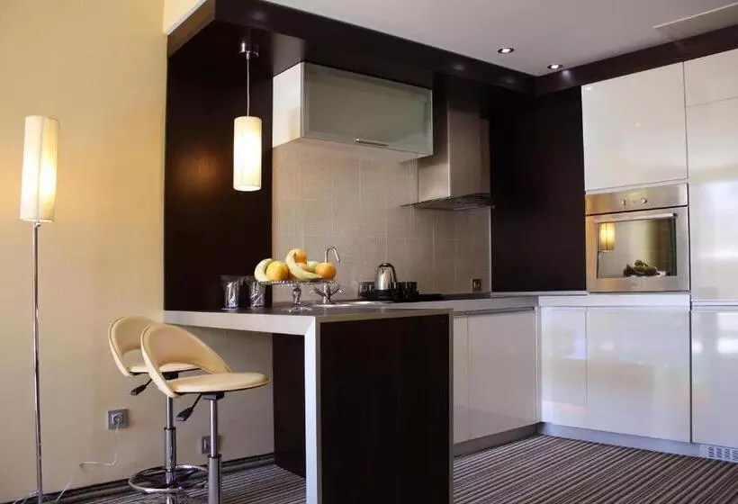 Huoneisto 2 Makuuhuonetta Parveke, Best Western Plus Olives City Hotel   Free Parking