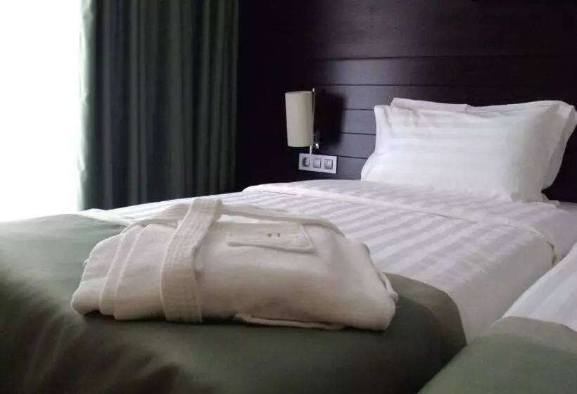 Standard-huone Parveke, Best Western Plus Olives City Hotel   Free Parking