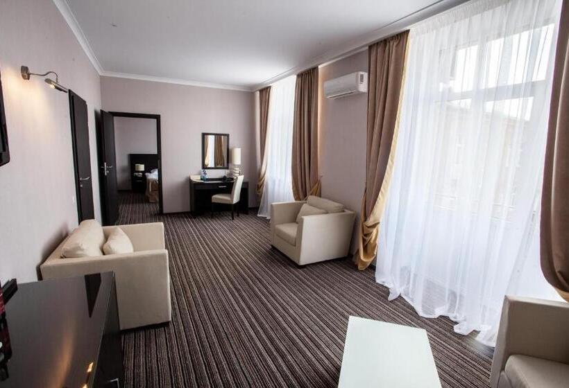 جناح, Optima Sumy