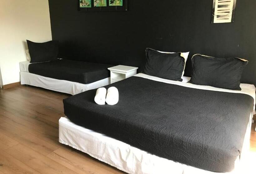 标准三人间, Santiago Bellas Artes