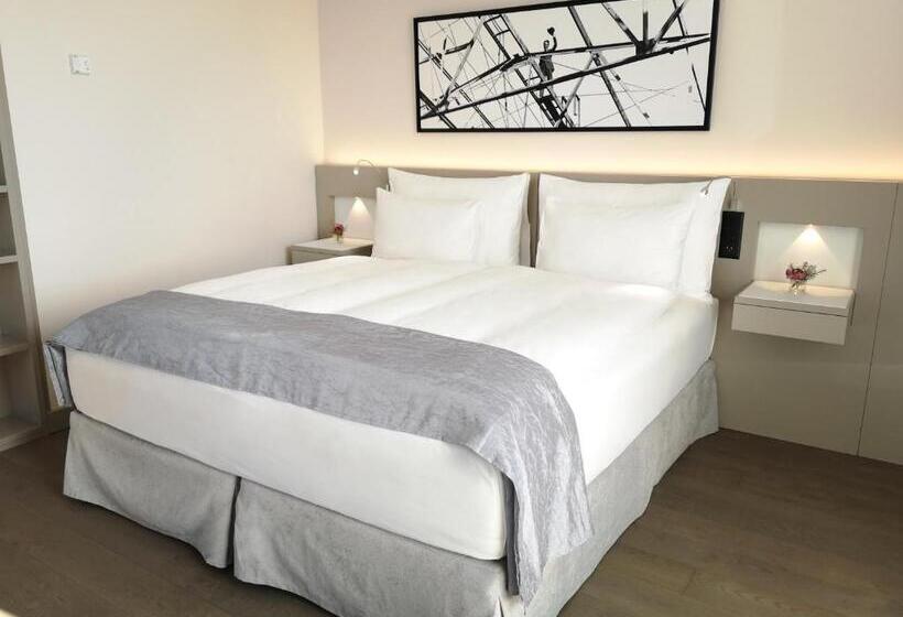 جناح عائلي, Modern Times Hotel, Vevey, A Tribute Portfolio