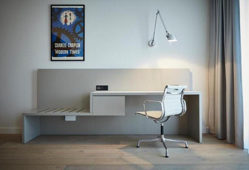 جناح جونيور, Modern Times Hotel, Vevey, A Tribute Portfolio