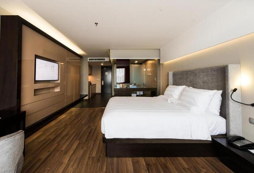 استودیوی لوکس, Novotel Suites Hanoi