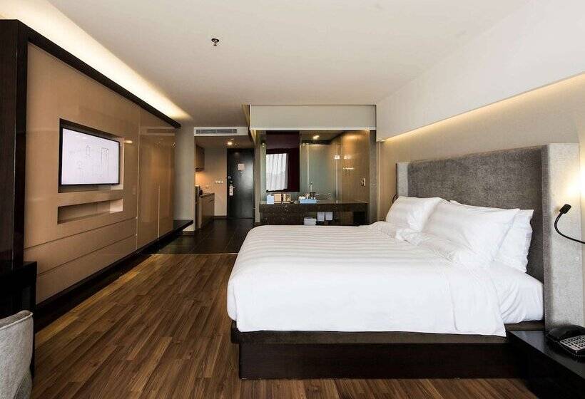 استودیوی لوکس, Novotel Suites Hanoi