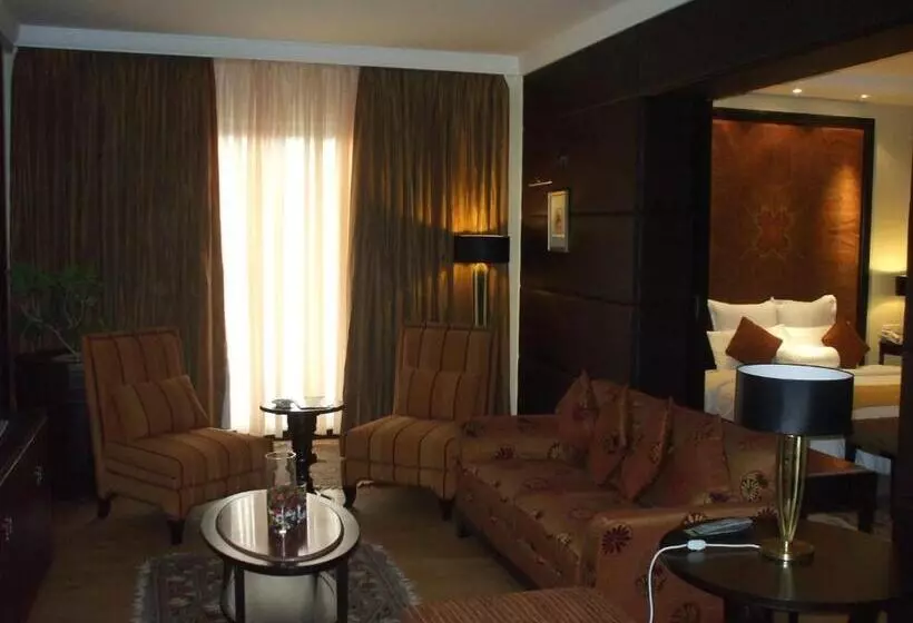 سوییت لوکس, Pearl Continental Hotel, Muzaffarabad