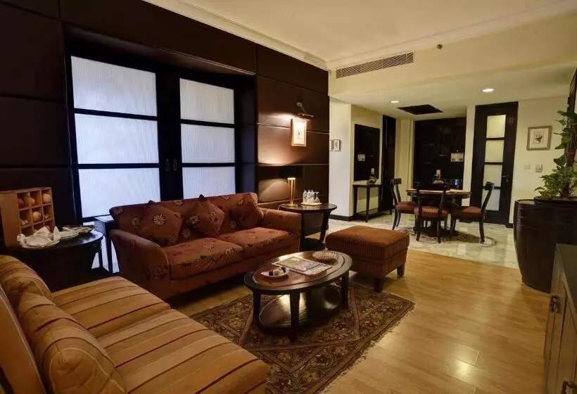 سوییت لوکس, Pearl Continental Hotel, Muzaffarabad