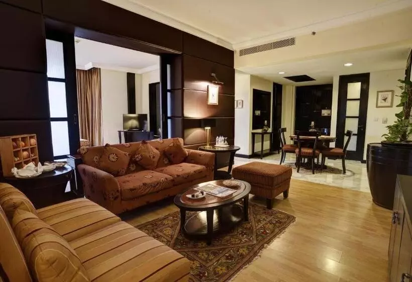 سوییت لوکس, Pearl Continental Hotel, Muzaffarabad