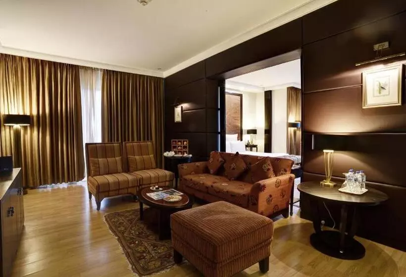 سوییت لوکس, Pearl Continental Hotel, Muzaffarabad