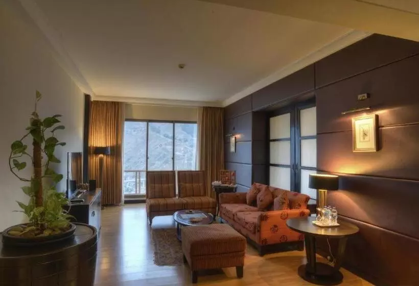 سوییت لوکس, Pearl Continental Hotel, Muzaffarabad