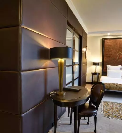 سوییت لوکس, Pearl Continental Hotel, Muzaffarabad