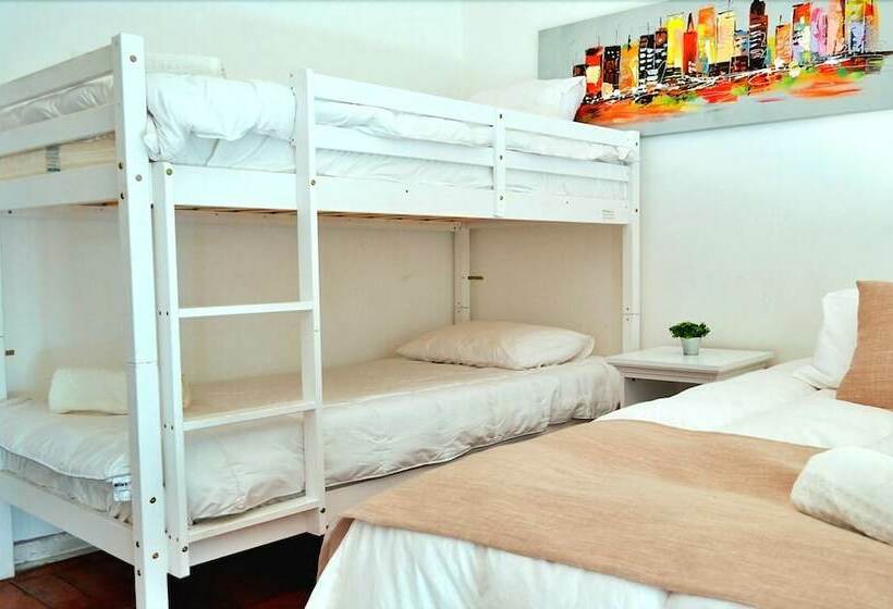 标准三人间, Santiago Bellas Artes