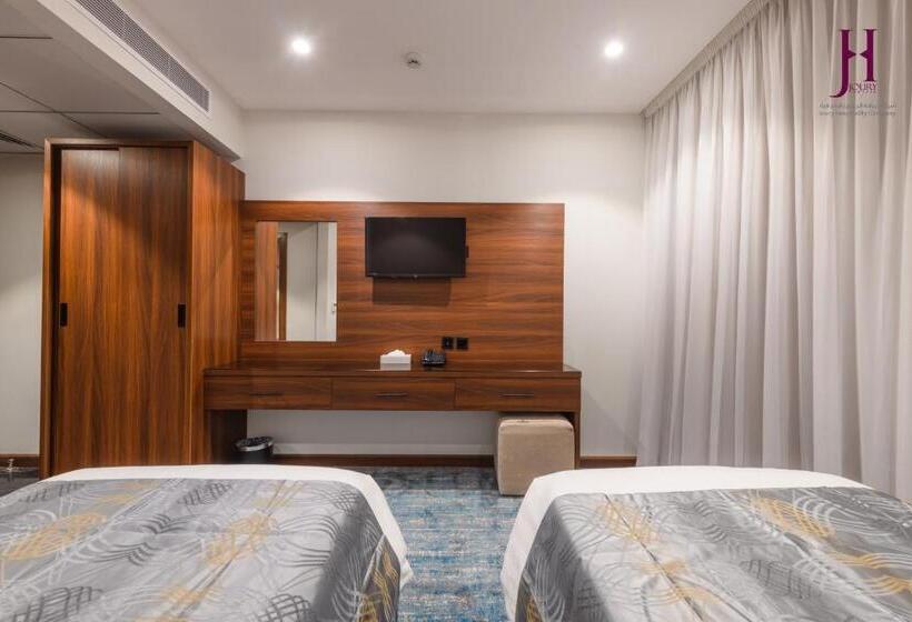 غرفة قياسية ثلاثية, Manazel Al Zaireen