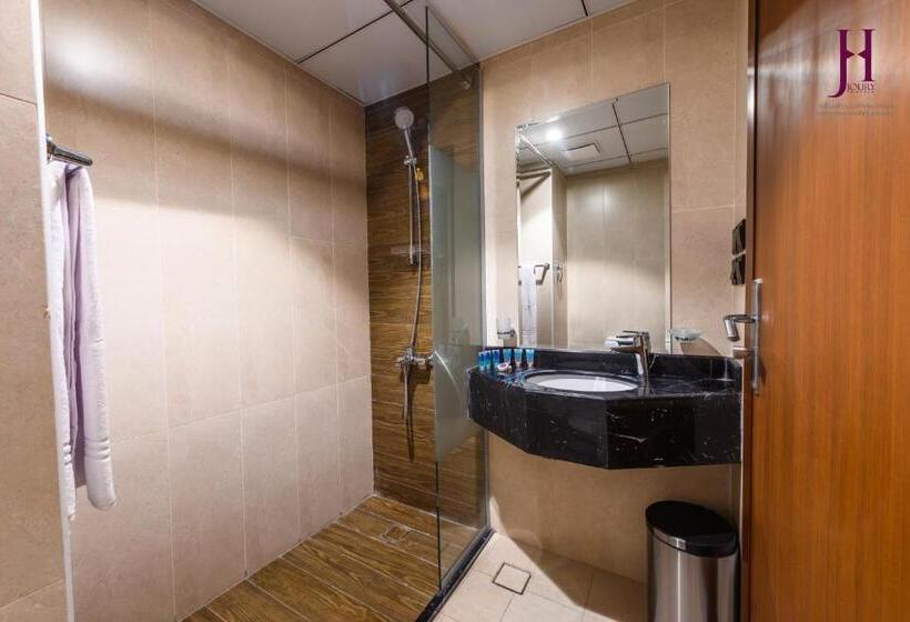 غرفة قياسية رباعية, Manazel Al Zaireen