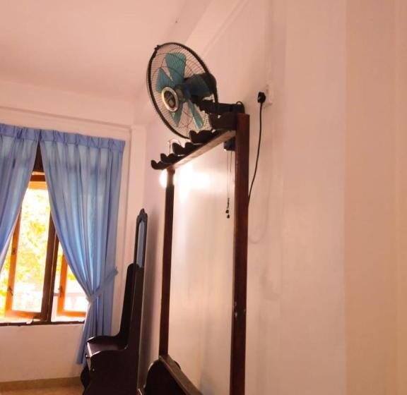 Economy Driepersoonskamer, Soorya Inn Ella